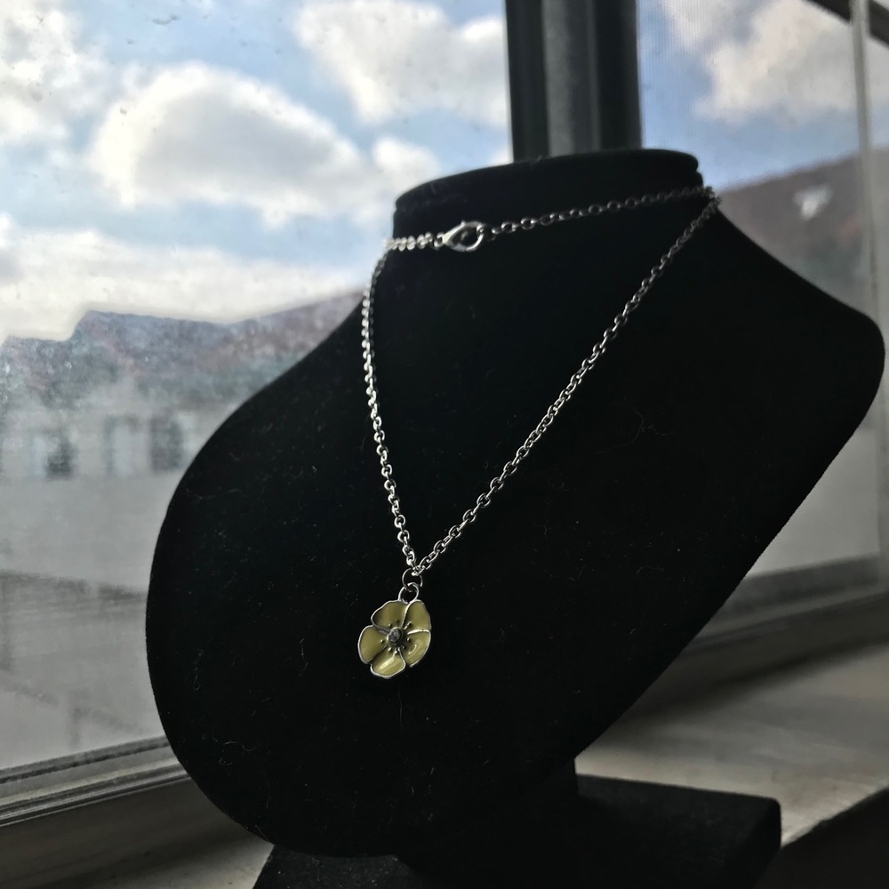 Flower chain necklace